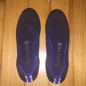 Rothy’s Black with stripe Round-toe Flats size 7
